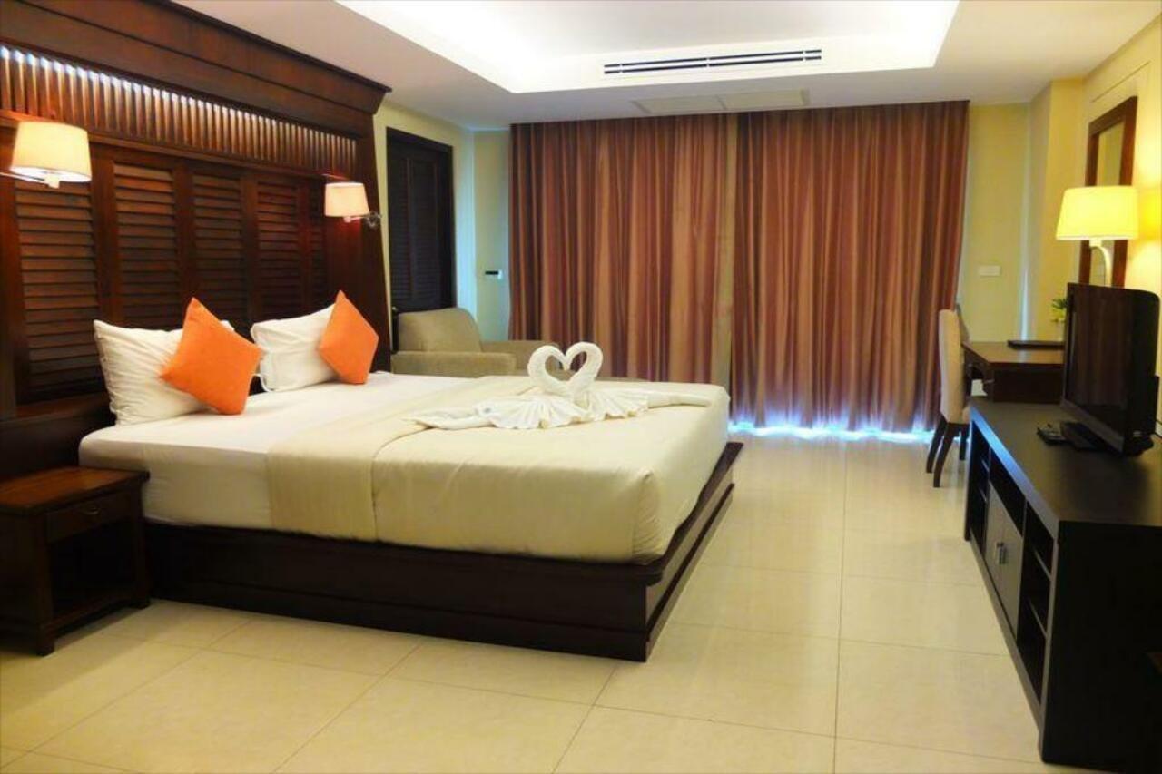 August Suites Pattaya Exteriör bild